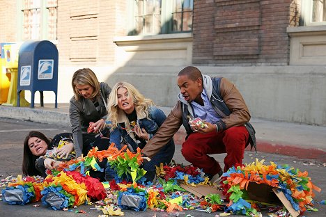 Casey Wilson, Eliza Coupe, Elisha Cuthbert, Damon Wayans Jr.
