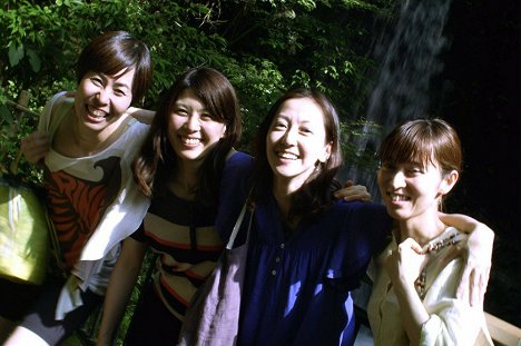 Sačie Tanaka, Maiko Mihara, Rira Kawamura, Hazuki Kikuči - Happy Hour - Z filmu
