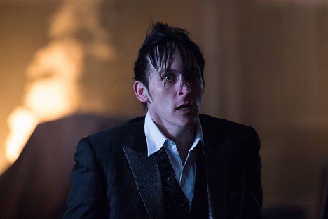 Robin Lord Taylor - Gotham - All Happy Families Are Alike - Photos