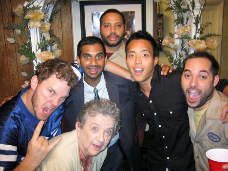 Chris Pratt, Pat Crawford Brown, Aziz Ansari, Alan Yang - Odbor městské zeleně - Fancy Party - Z filmu