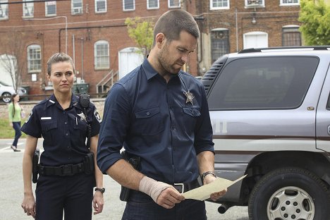 Trieste Kelly Dunn, Antony Starr - Banshee - Small Town. Big Secrets. - Snakes and Whatnot - Photos