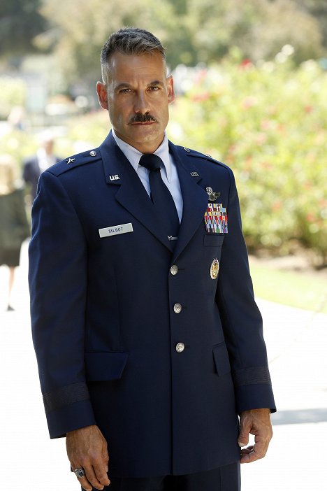Adrian Pasdar - Agenti S.H.I.E.L.D. - Stíny - Z filmu