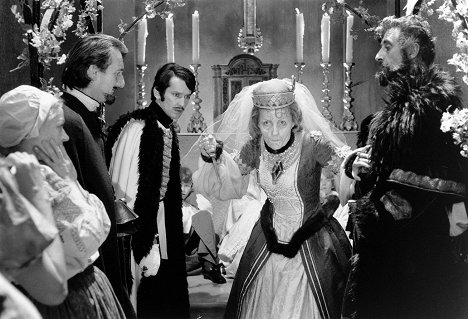Sandor Elès, Ingrid Pitt, Nigel Green - Countess Dracula - Z filmu