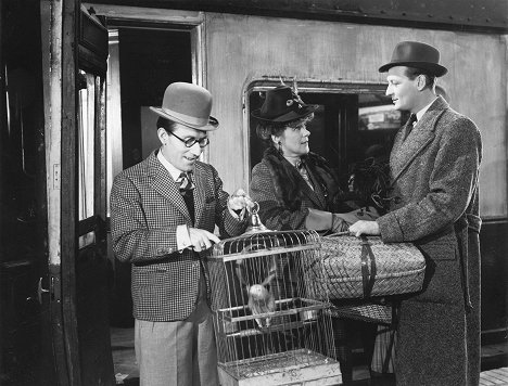 Arthur Askey, Kathleen Harrison, Richard Murdoch - The Ghost Train - Z filmu