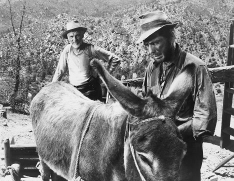 Walter Huston, Humphrey Bogart - Poklad na Sierra Madre - Z filmu