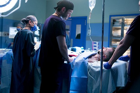 Colin Donnell - Nemocnice Chicago Med - Malignant - Z filmu