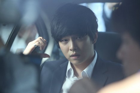 Gyoon-sang Yoon - Yeoljung gateun sori hago itne - Z filmu