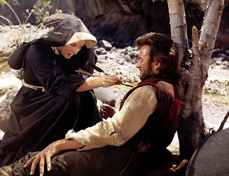 Shirley MacLaine, Clint Eastwood - Dva muly pre sestru Sáru - Z filmu