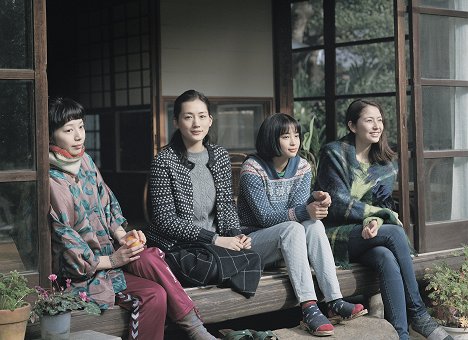 Kaho, Haruka Ajase, Suzu Hirose, Masami Nagasawa - Naše malá sestra - Z filmu