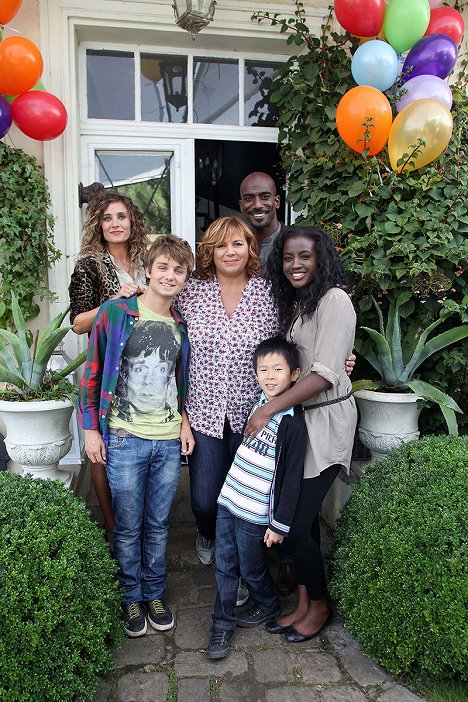 Julie De Bona, Thomas Doucet, Michèle Bernier, Mark Grosy, Mariama Gueye