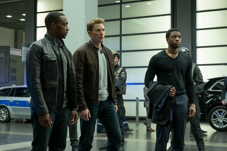 Anthony Mackie, Chris Evans, Chadwick Boseman - Captain America: Občanská válka - Z filmu