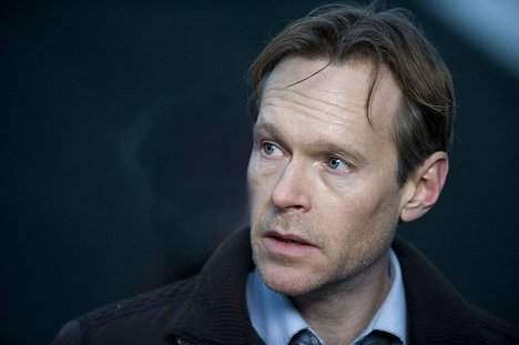 Steven Mackintosh