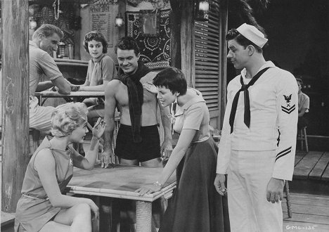 Jane Powell, Cliff Robertson, Kaye Ballard, Kelly Brown - The Girl Most Likely - Z filmu