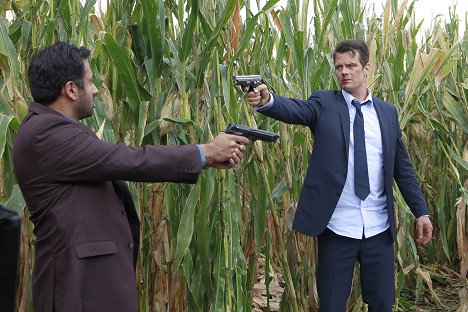 Kal Penn, Josh Duhamel - Policie Battle Creek - Sympathy for the Devil - Z filmu