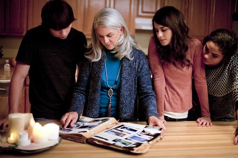 Joel Courtney, Jennifer Griffin, Sofia Black-D'Elia, Brittany O'Grady