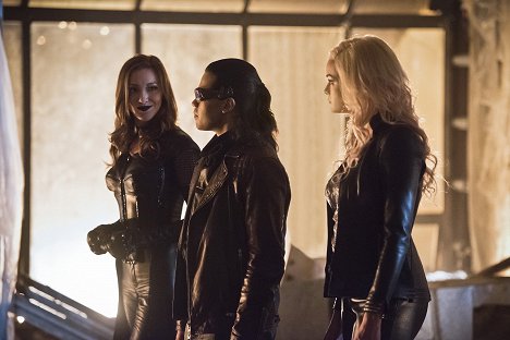 Katie Cassidy, Carlos Valdes, Danielle Panabaker