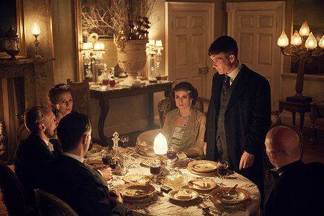 Дина Корзун, Gaite Jansen, Cillian Murphy - Peaky Blinders - Episode 3 - Photos