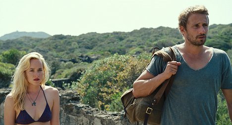 Dakota Johnson, Matthias Schoenaerts - Sparné leto - Z filmu