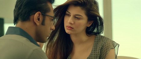 Kainaat Arora - Faraar - Z filmu