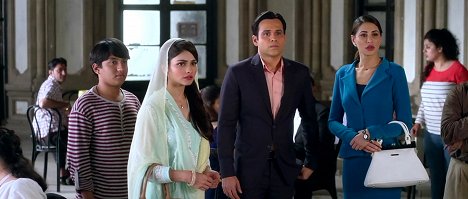 Prachi Desai, Emraan Hashmi, Nargis Fakhri - Azhar - Z filmu