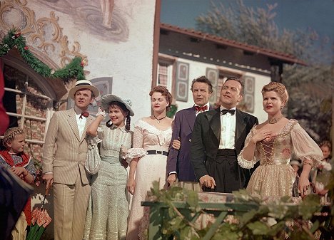 Ulrich Beiger, Ingrid Pan, Marianne Wischmann, Johannes Heesters, Walter Müller, Johanna Matz - Im weißen Rößl - Z filmu