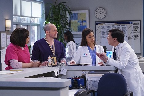 Tisha Campbell-Martin, Jonathan Slavin, Kate Simses, Ken Jeong - Dr. Ken - Z filmu