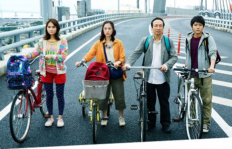 Wakana Aoi, Eri Fukacu, Fumijo Kohinata, Júki Izumisawa - Survival Family - Z filmu