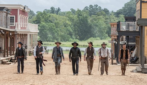 Byeong-heon Lee, Manuel Garcia-Rulfo, Ethan Hawke, Denzel Washington, Chris Pratt, Vincent D'Onofrio, Martin Sensmeier