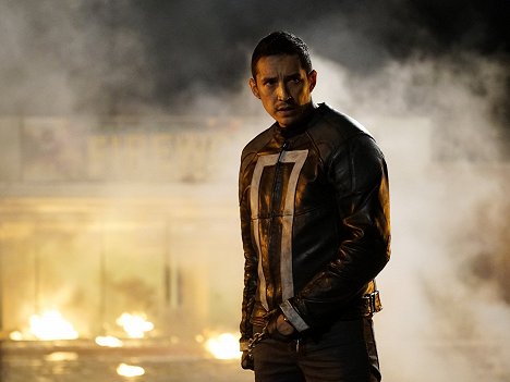 Gabriel Luna - Agenti S.H.I.E.L.D. - Nech mě stát vedle tvého ohně - Z filmu