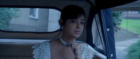 Meera Chopra - 1920 London - Z filmu