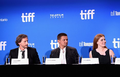 Aaron Ryder, Jeremy Renner, Amy Adams - Arrival - Events