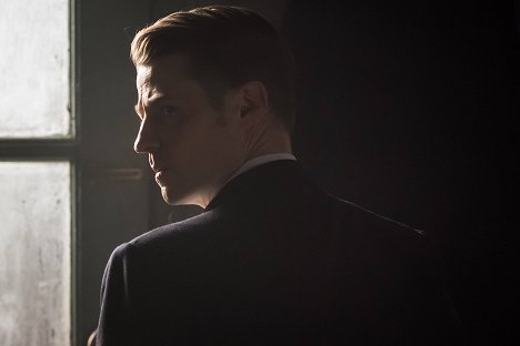 Ben McKenzie - Gotham - Duchové - Z filmu