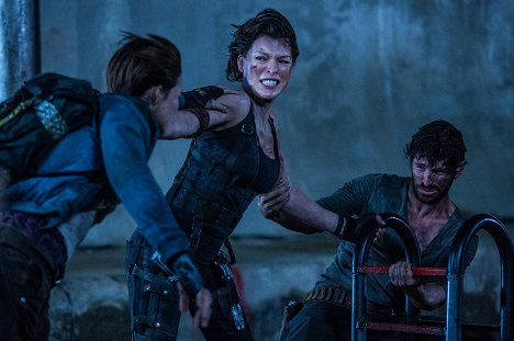 Milla Jovovich, Eoin Macken - Resident Evil: Poslední kapitola - Z filmu