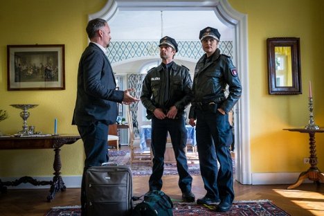 André Röhner, Matthias Schloo, Sanna Englund - Polícia Hamburg - Weggesperrt - Z filmu