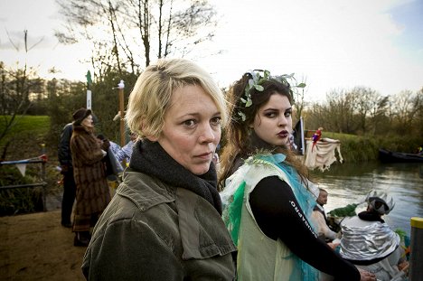 Olivia Colman - Vraždy v Midsomeru - A všude kolem roste zelená tráva - Z filmu