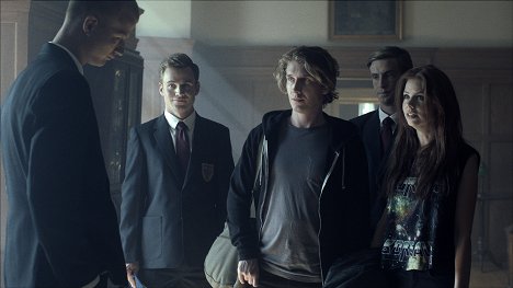 Gustav Dyekjær Giese, Allan Hyde, Sebastian Jessen, Julie Zangenberg - Prokletá srdce - Epizoda 1 - Z filmu
