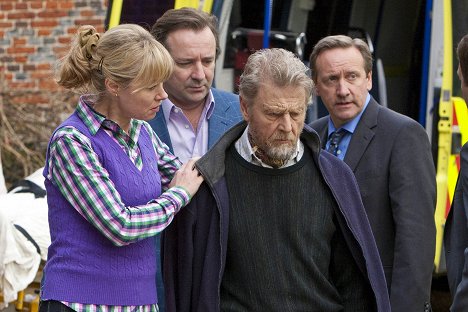 Beth Goddard, Neil Pearson, Edward Fox, Neil Dudgeon - Vraždy v Midsomeru - Temná tajemství - Z filmu