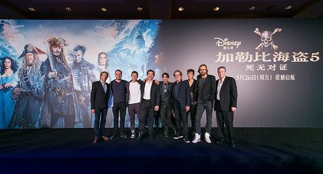 Jerry Bruckheimer, Espen Sandberg, Orlando Bloom, Javier Bardem, Johnny Depp, Geoffrey Rush, Brenton Thwaites, Joachim Rønning, Jeff Nathanson