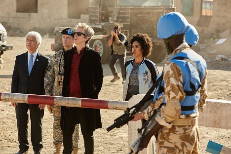 Togo Igawa, Nigel Hastings, Peter Capaldi, Pearl Mackie - Pán času - The Pyramid at the End of the World - Z filmu