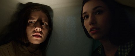 Philippa Coulthard, Grace Caroline Currey - Annabelle 2: Zrození zla - Z filmu