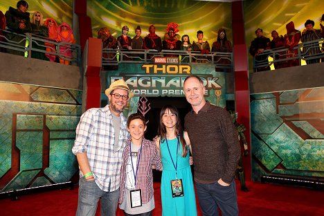 The World Premiere of Marvel Studios' "Thor: Ragnarok" at the El Capitan Theatre on October 10, 2017 in Hollywood, California - Michael Giacchino, Tom MacDougall - Thor: Ragnarok - Z akcí