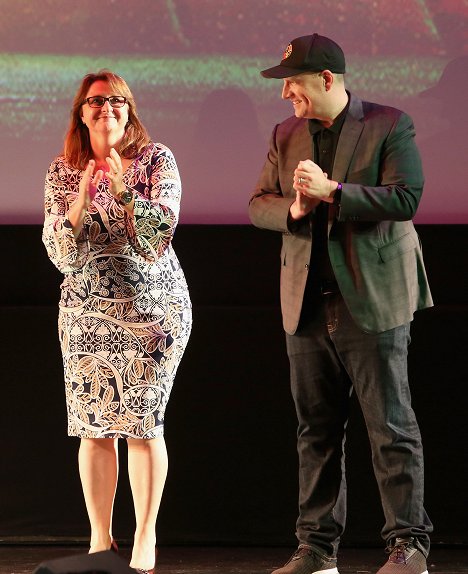 The World Premiere of Marvel Studios' "Thor: Ragnarok" at the El Capitan Theatre on October 10, 2017 in Hollywood, California - Victoria Alonso, Kevin Feige - Thor: Ragnarok - Z akcií