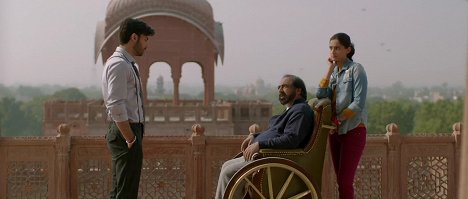 Fawad Khan, Amir Raza Hussain, Sonam Kapoor - Khoobsurat - Z filmu