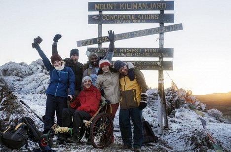 Anna Maria Mühe, Ulrich Brandhoff, Kostja Ullmann, Bongo Mbutuma, Caroline Hartig, Simon Schwarz - Kilimandscharo – Reise ins Leben - Promo