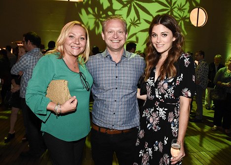 Netflix 'Disjointed' Dispensary Activation and Premiere Screening with Reception on August 24, 2017 - Nicole Sullivan, Elizabeth Alderfer - Disjointed - Season 1 - Z akcí