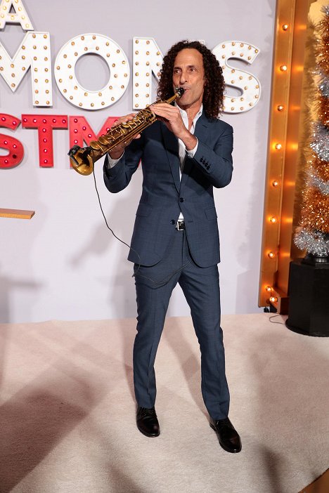 The Premiere of A Bad Moms Christmas in Westwood, Los Angeles on October 30, 2017 - Kenny G - A Bad Moms Christmas - Events