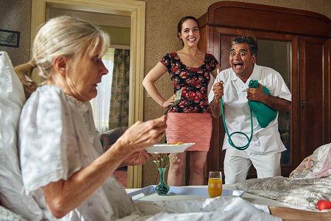 Verena Altenberger, Sanjay Shihora - Magda macht das schon! - Rückfall - Z filmu