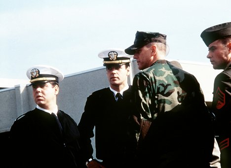 Patrick Labyorteaux, David James Elliott, Pat Skipper - JAG - Vojenská generálna prokuratúra - Father's Day - Z filmu