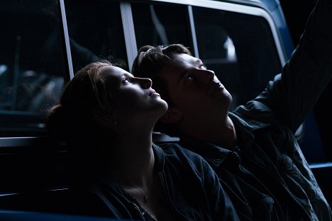 Bella Thorne, Patrick Schwarzenegger - Půlnoční láska - Z filmu