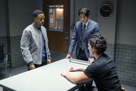 Justin Hires, Jon Foo - Křižovatka smrti - Assault on Precinct 7 - Z filmu